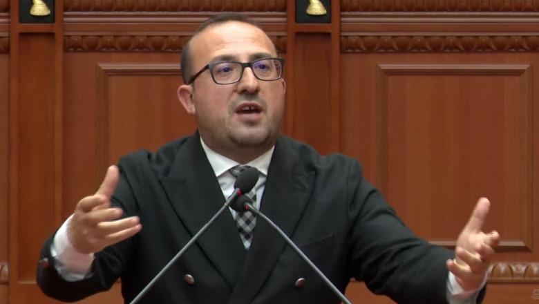 ‘Lërini dokrrat, na zgjasni kabllin se po hamë bukë në errësirë!’ Ironizon Korreshi: Rrofsh mi qeveri që na e ngrite… naftën!