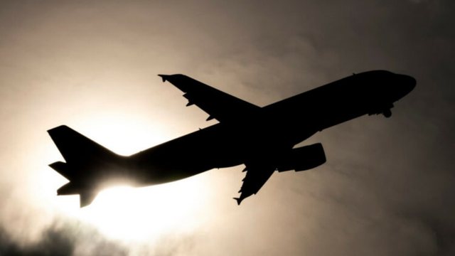 Kaosi me fluturimet/ Të pasurit po paguajnë deri në 350,000 dollarë për t’u arratisur nga Lindja e Mesme me avion privat