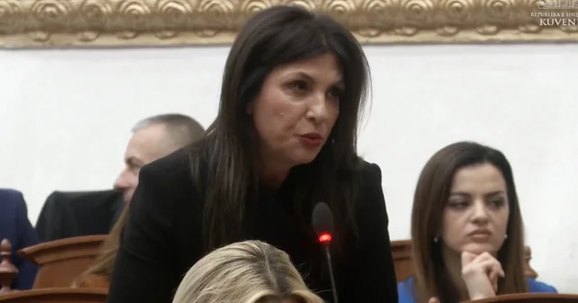 Nuk votoi shkarkimin e Elisa Spiropalit, reagon Jozefina Topalli