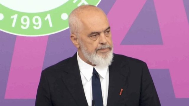 Një ditë pas ndryshimeve, kryeministri Rama mbledh drejtuesit politikë të qarqeve në selinë e PS