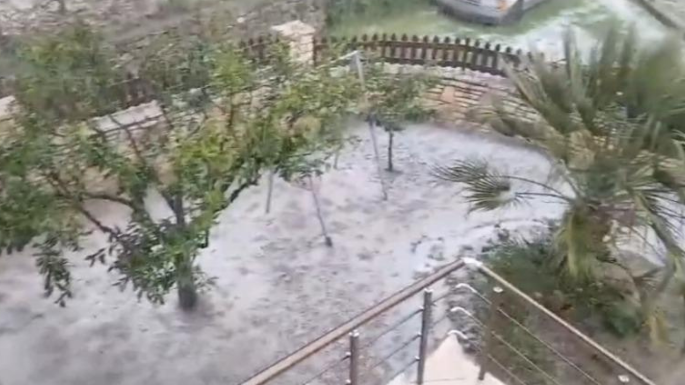 Stuhi e fortë breshëri në fshatrat pranë lumit Vjosa, raportohet për dëme të shumta në bujqësi 11 Mbas 5 vitesh mund te jetoje keshtu 26
