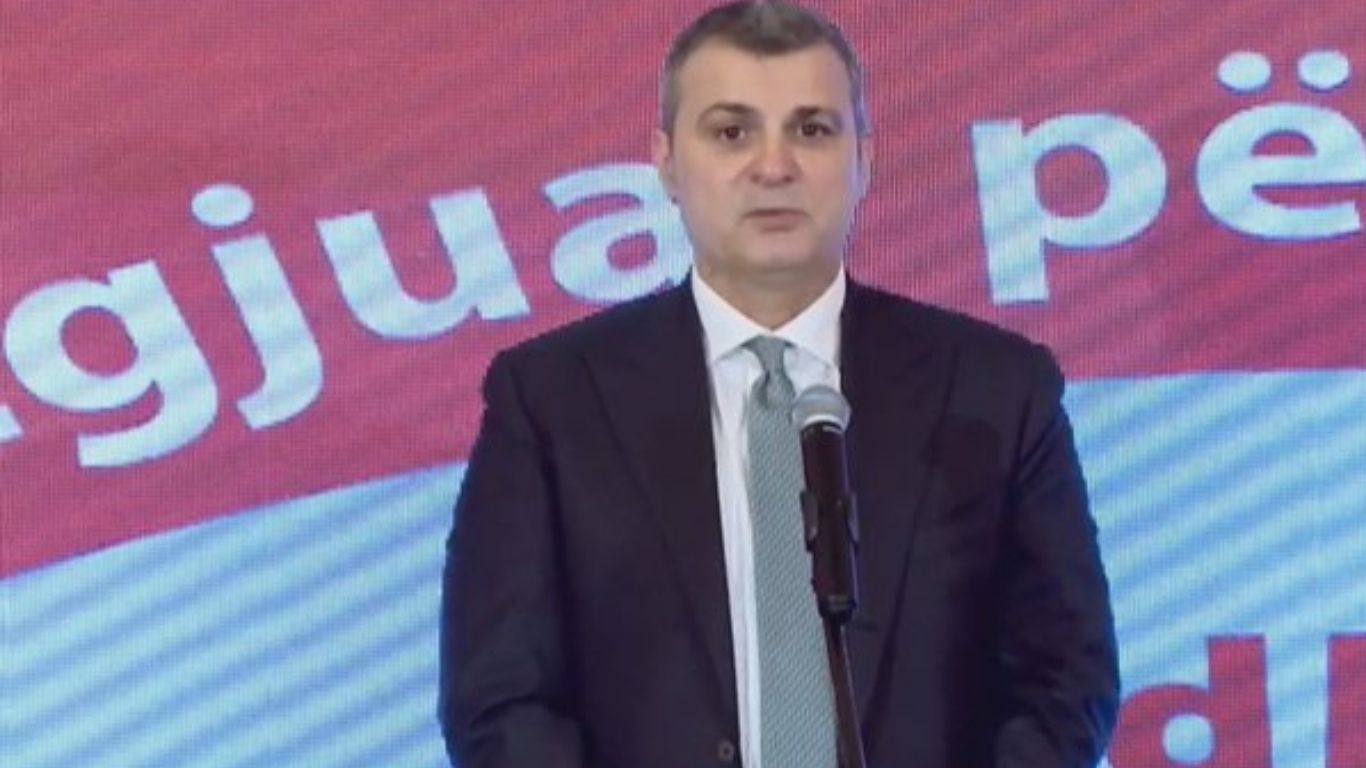 Sejko: Shqiptarët po ambientohen me pagesat me kartë, sistemi bankar është modernizuar 8 Mbas 5 vitesh mund te jetoje keshtu