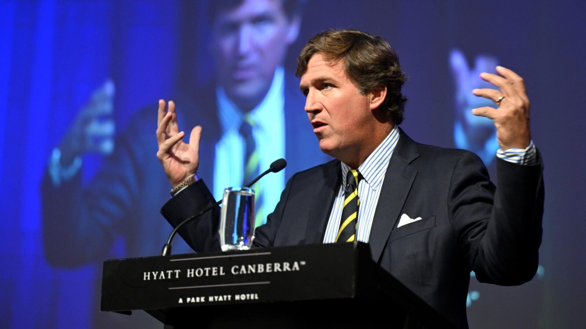 Kërkoi distancimin e SHBA-së nga sionistët, Trump do burgosjen e gazetarit Tucker Carlson