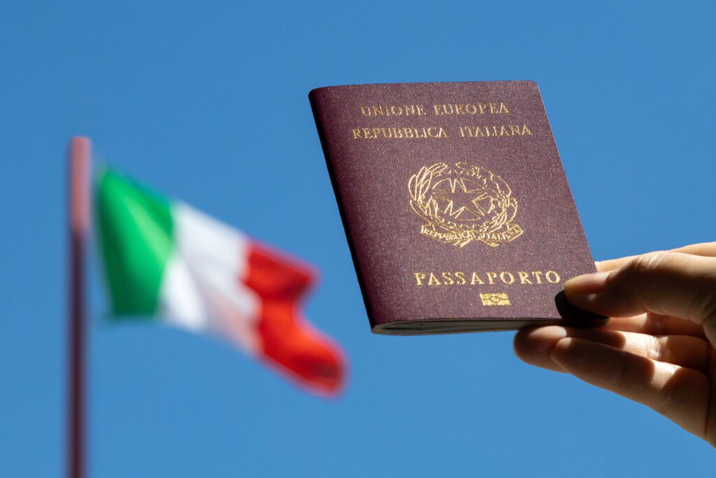 PASAPORTE ITALIANE 1024x683 1