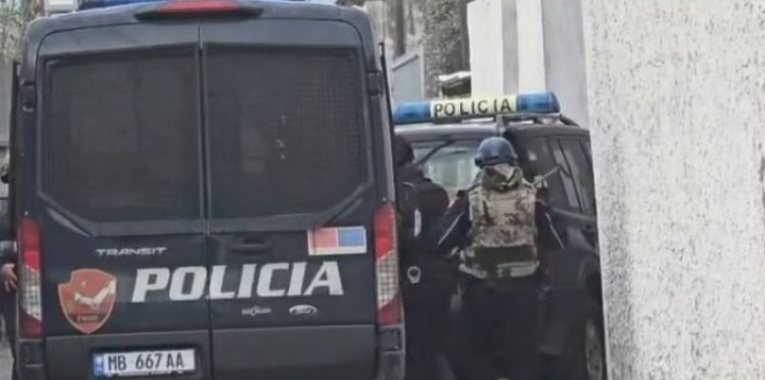 Të shtëna me armë në Shkodër gjatë operacionit policor, i kërkuari qëllon në ajër dhe largohet 1 Progetto senza titolo 16