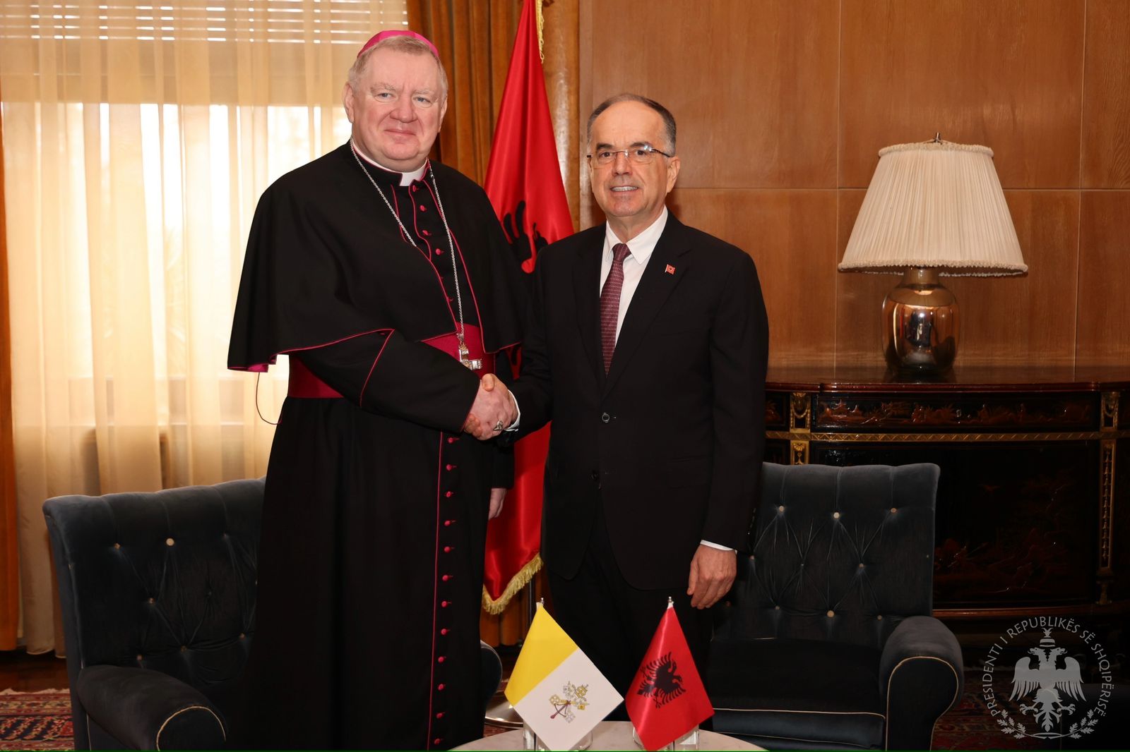 Presidenti Begaj pranon Letrat Kredenciale të Nuncit të ri Apostolik në Shqipëri 1 ab2ab30f 1e2d 479c ad05 811ccb7aa0c8