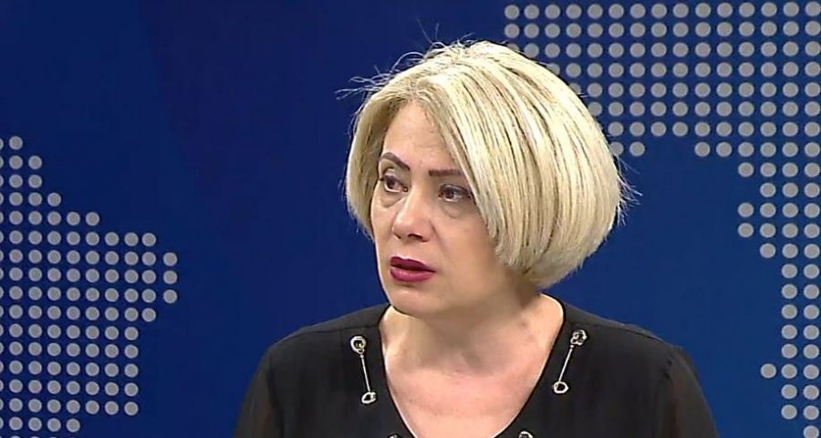 “Shkollat po mbeten si godina fantazmë”, paralajmërimi i Lili Sulës për arsimin: Rrezikojmë të mbetemi pa mësues 10 auto liri suli1676879061