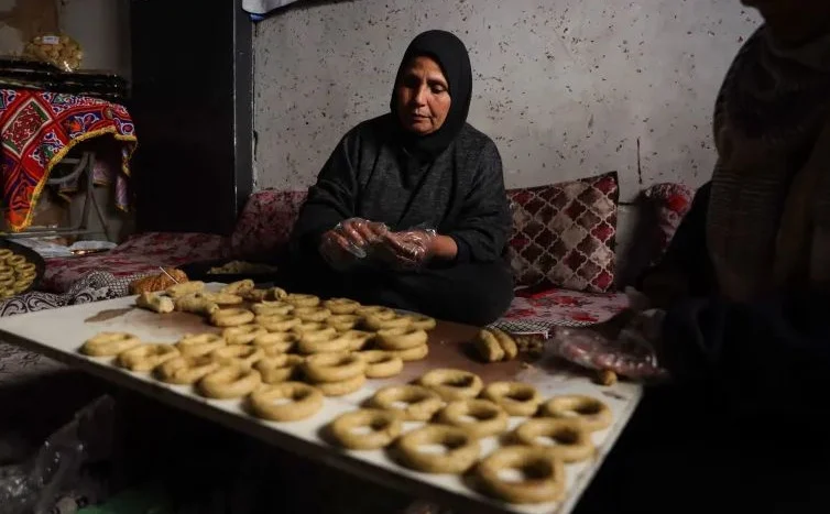 Gaza: Mes shkatërrimeve, Samira brumos ëmbëlsira Bajrami