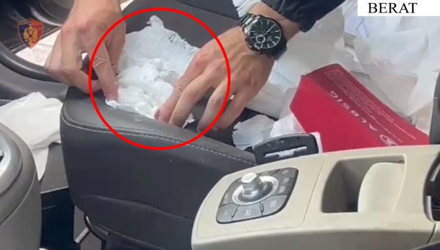 Shisnin droga të forta, goditet grupi kriminal në Berat, tre në pranga