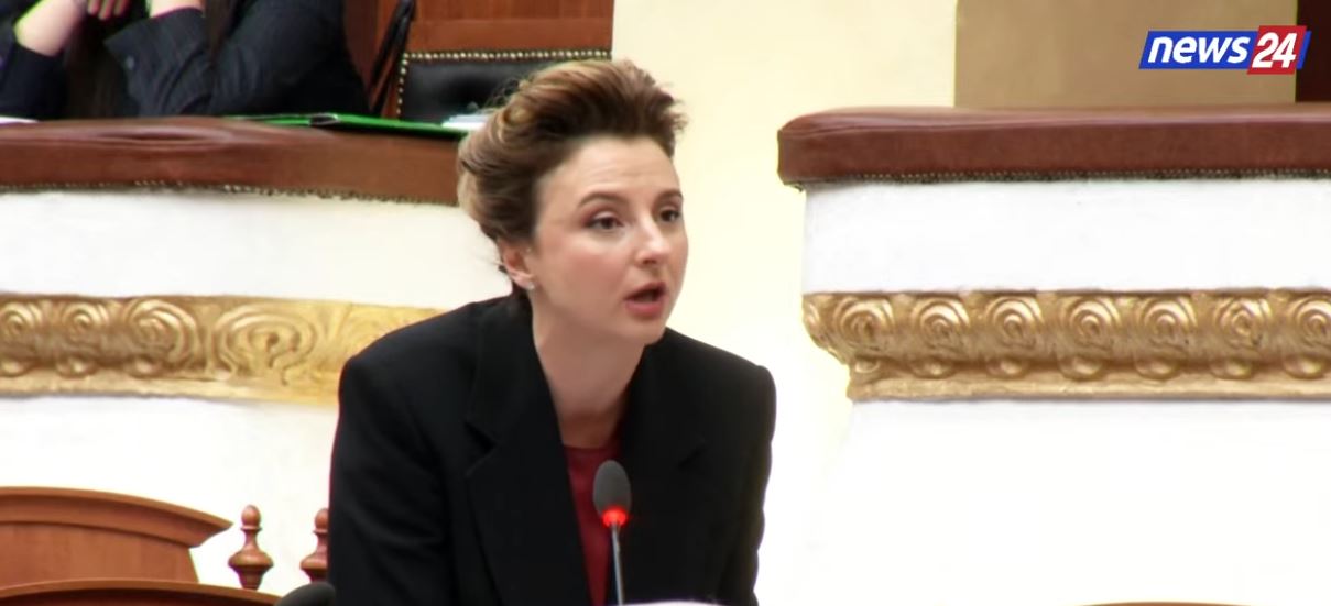 “Bashkoni 3 interpelanca për të shmangur llogaridhënien”, Xhixho ngre tonet në Kuvend: Onkologjiku pa barna dhe poltrone! Kopshti Eden dhe verërat 33 mijë euro të Ramës…