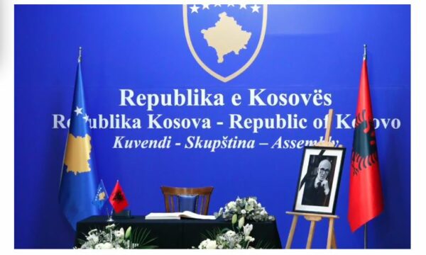 Sot ditë zie në Kosovë! Ndërroi jetë në moshën 89-vjeçare, nisin homazhet në nderim të akademikut Rexhep Qosja