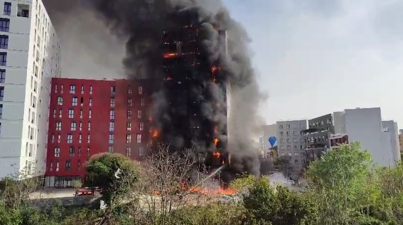 BILANCI i FRIKSHËM i zjarrit në kompleksin në Tiranë, ja sa apartamente kanë mbetur të djegura