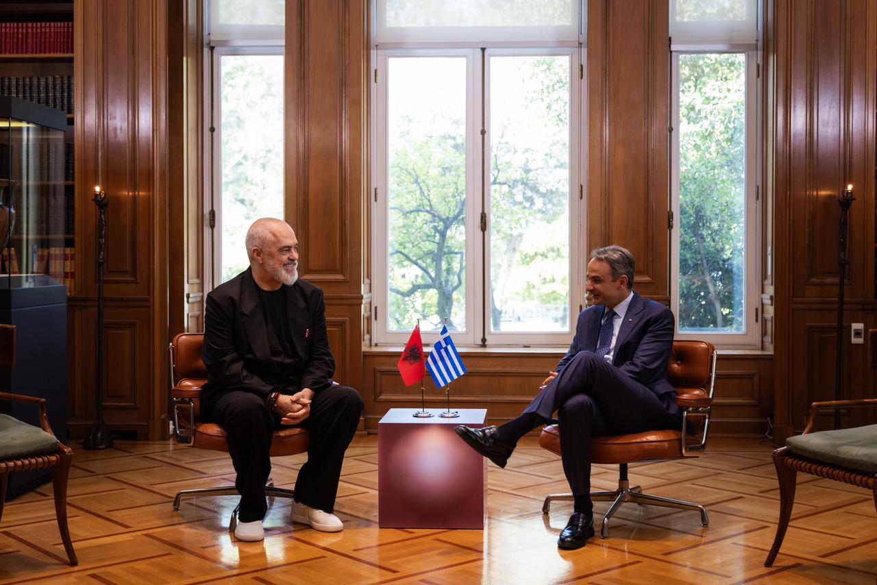 “Greqia mbështet Shqipërinë në rrugën e saj të vështirë drejt anëtarësimit në BE”, Mitsotakis reagon pas takimit me Ramën në Athinë