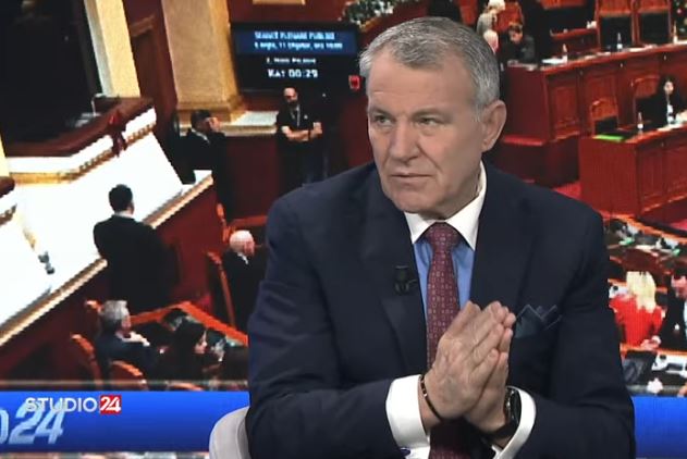 “Ka humbur besueshmëria, duhet të dorëhiqet kryeministri”, ish-ministri socialist, Malaj: Qeveria është kapur nga krimi i organizuar