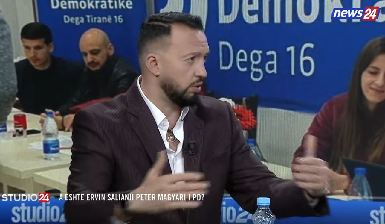“Politikan i ri me qasje moderne, sjell vetëm vlera”, Arbër Hitaj: Mes lëvizjes së tij dhe qasjes së Berishës, zgjedh Salianjin. Në Kavajë tregoi se…