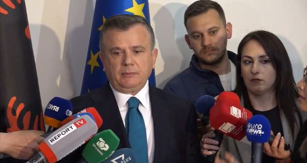 “Hetimet po zvarriten, rezolutë për SPAK”/ Xhaxhai i Aleks Nikës ndihmë deputetëve, Balla i prerë: Do ta shohim dhe…