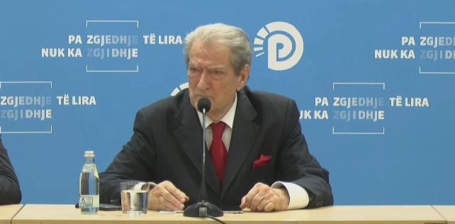 “Ergys Agasi merr pyll e ndërto vila për vete”, Berisha: Linda e AKSHI-t, e gjora e Ramës, plot me apartamente dhe llogari bankare