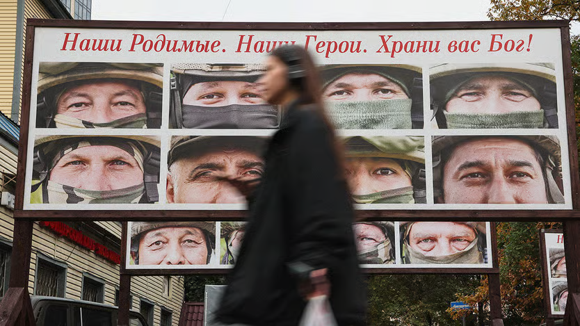Ushtria ruse në krizë: oficerët zhvatin ushtarët për t’i mbajtur gjallë