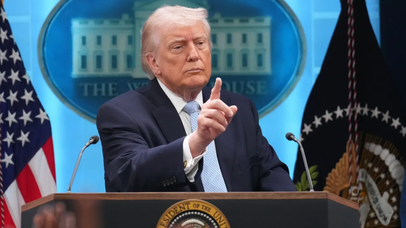 Trump njofton tarifa prej 50% për vendet që furnizojnë me armë Iranin