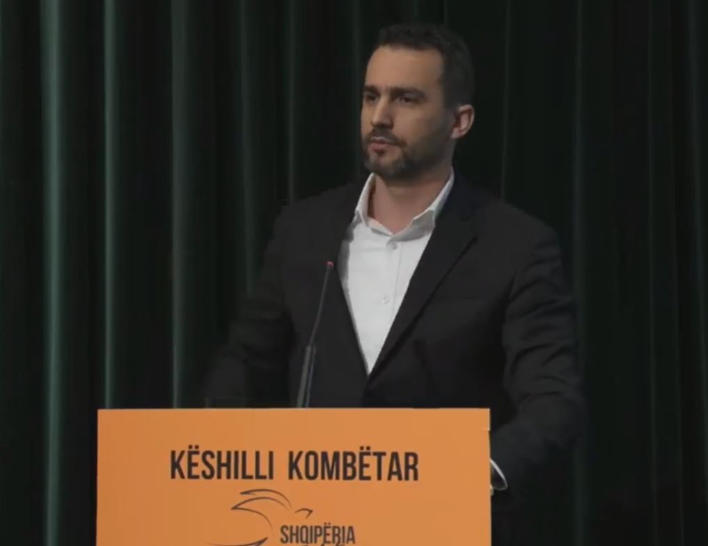 Lapaj kërkon referendum kombëtar për shfuqizimin e ligjeve për Investimet Strategjike dhe Paketën e Maleve: Koha të shfuqizojmë babëzinë e pushtetit të Edi Ramës