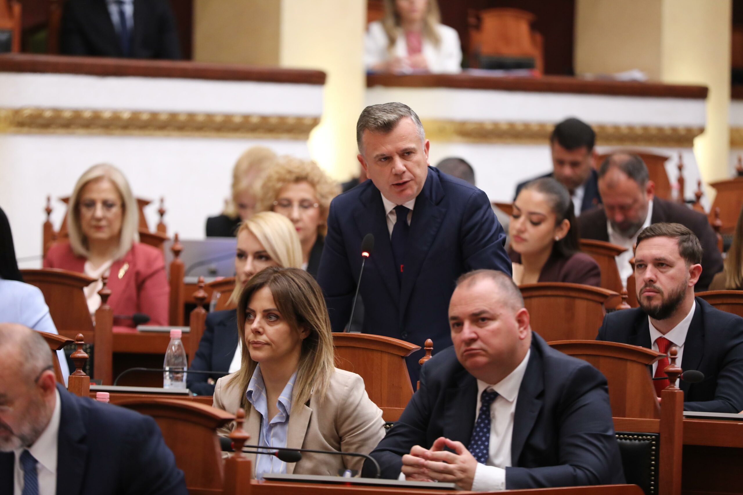 “U miratua me konsensus, të mos prishet puna e mirë e komisionit”, Balla thirrje opozitës: Të votojmë projekt-rezolutën për integrimin