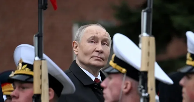 Putin “thumbon” NATO-n në Ditën e Fitores: I gjithë blloku mbështet forcën agresive të Ukrainës