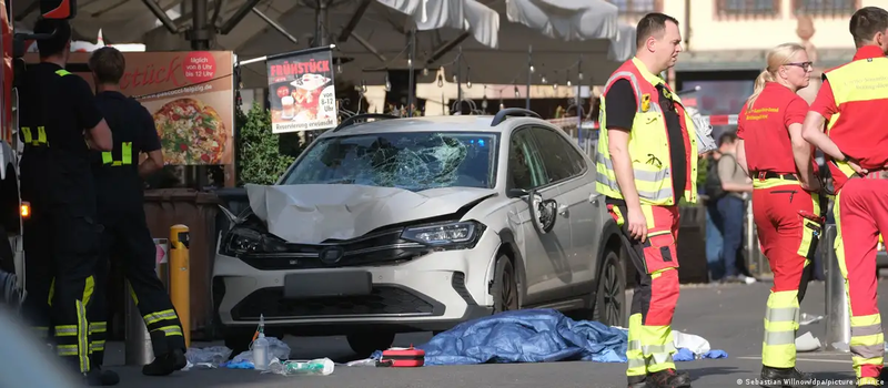 Makina përplaset me turmën në Gjermani, disa të plagosur në Leipzig