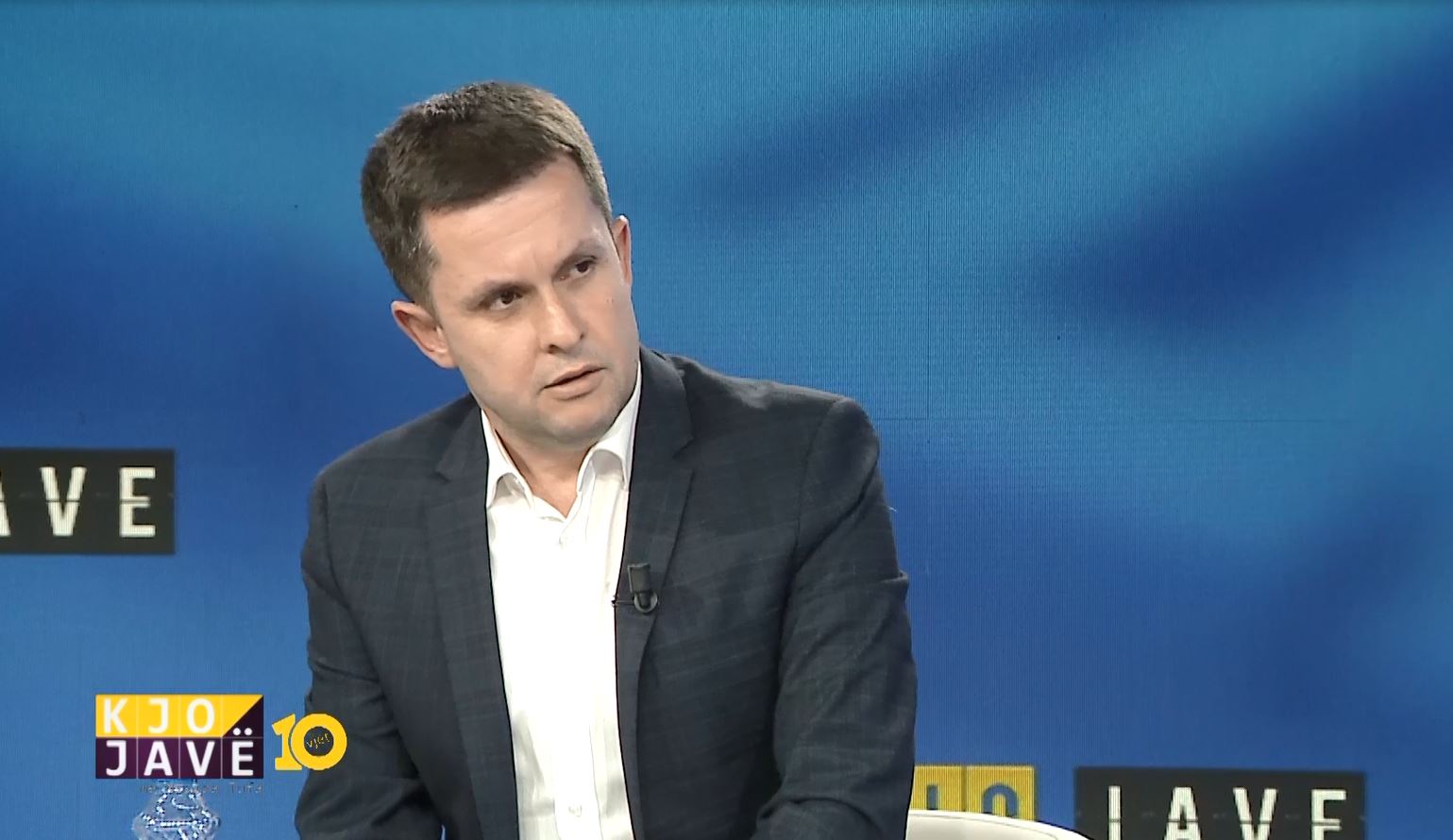 Opozita bashkoi votat me PS për rezolutën e BE/ “Skandali i AKSHI-t, shteti dhe bandat janë një!”, Alimehmeti: PD, pro integrimit. Ja plani i Ramës!