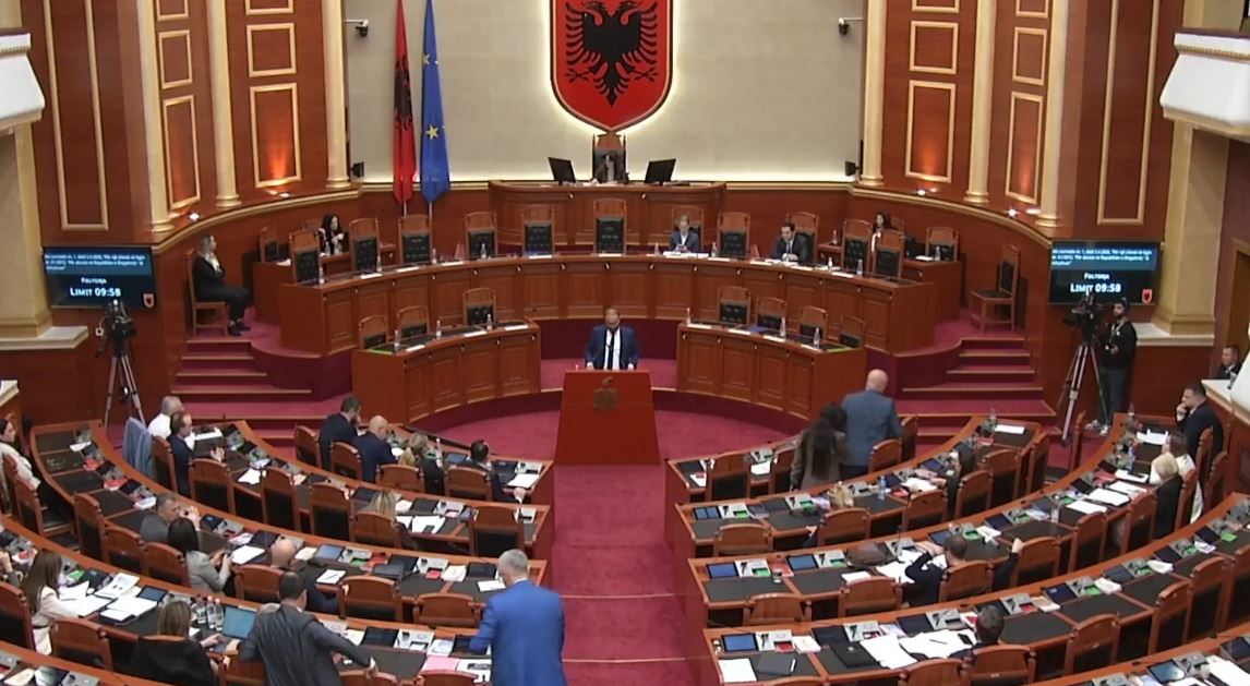“Nuk vjen në interpelanca, por vetëm të bllokojë SPAK të arrestojë Ballukun”, Bardhi: Rama ortak i krizës së çmimeve! Do ta sjell unë në Kuvend…