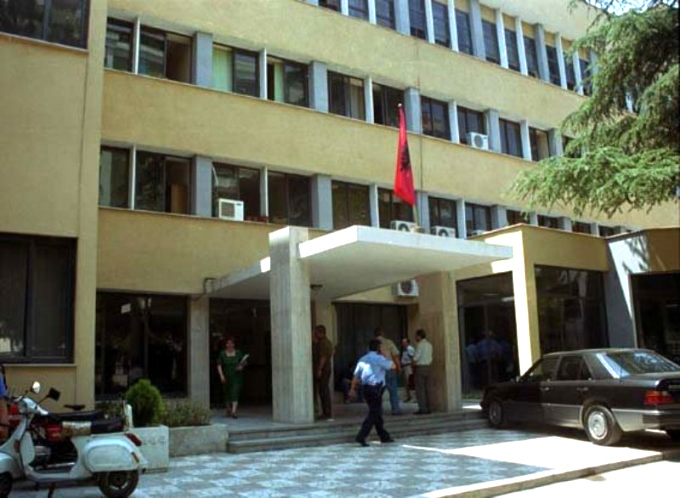 Shembja e pallatit në Kombinat pas tërmetit/ Gjykata e Tiranës shpall të pafajshëm Aurel Boriçin dhe dy ish-zyrtarë të IMT 2 Gjykata e Tiranes
