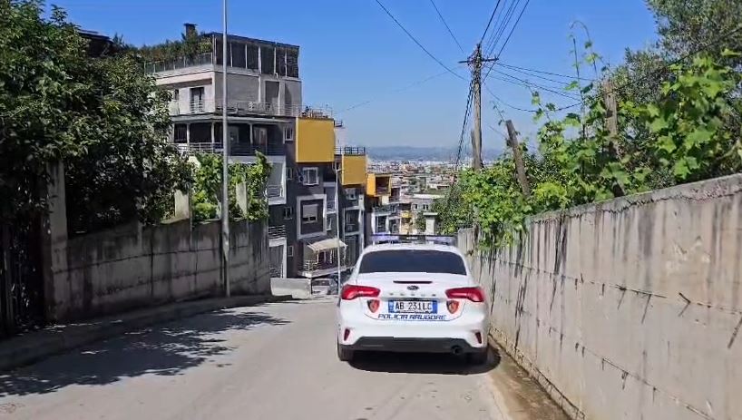 Tritol marketit të babait të tyre/ Dy vëllezërit në kërkim për atentatin ku mbeti i plagosur polici Kumaraku, saga e hakmarrjeve 9 Marketi tritol