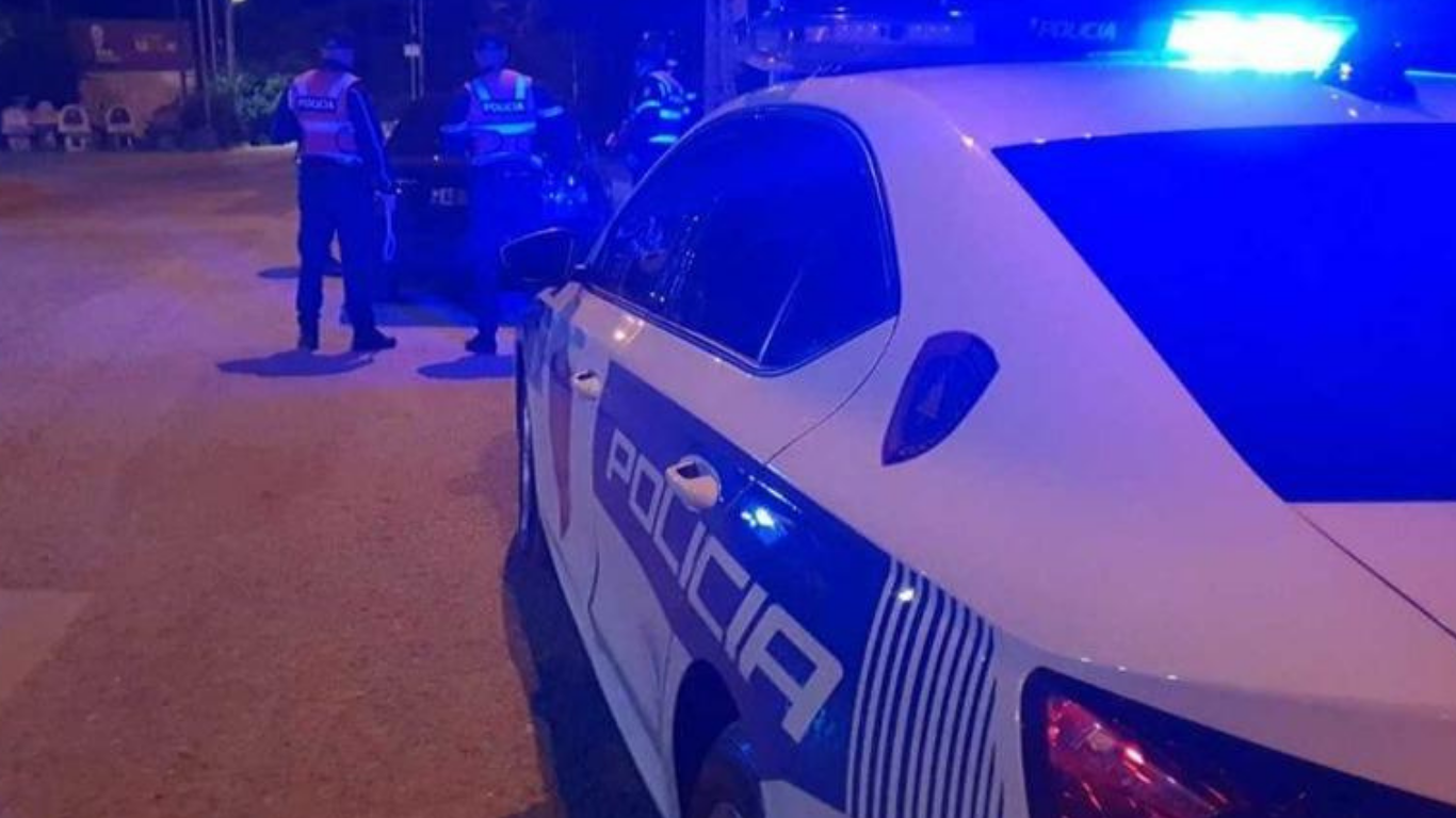 E rëndë/ Sherr me thikë në një mobileri, plagosen dy vëllezër (Detaje)