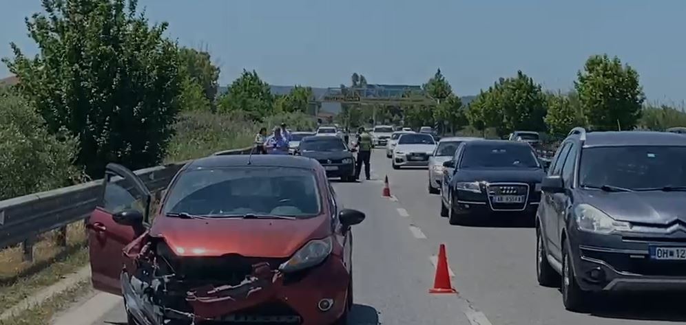 Aksident te “Pushimi i Shoferit” në Lushnjë, një i plagosur 5 aksident 3