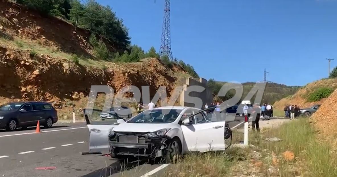 Aksident në Klos, përplasen dy automjete. Një viktimë dhe disa të lënduar! Pamje nga vendngjarja 3 aksident klos