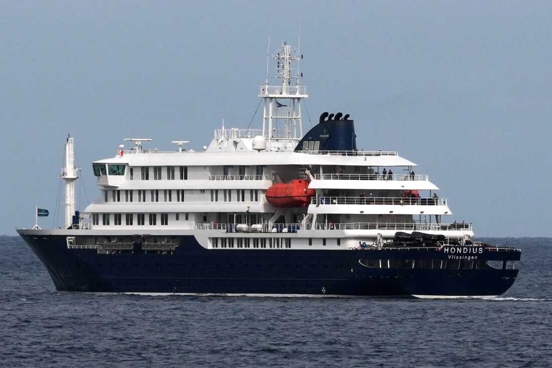 Britanikët në anijen turistike të prekur nga hantavirus do të izolohen në spital pas kthimit