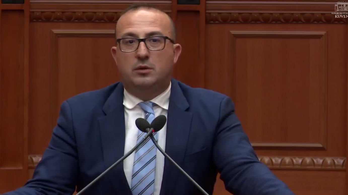 Korreshi kritika qeverisë për Lushnjën: 400 mln lekë për të ngrënë fara gjithë bashkia. Mund të kishin marrë lekë të gjithë ata që u prekën nga shiu, ngricat