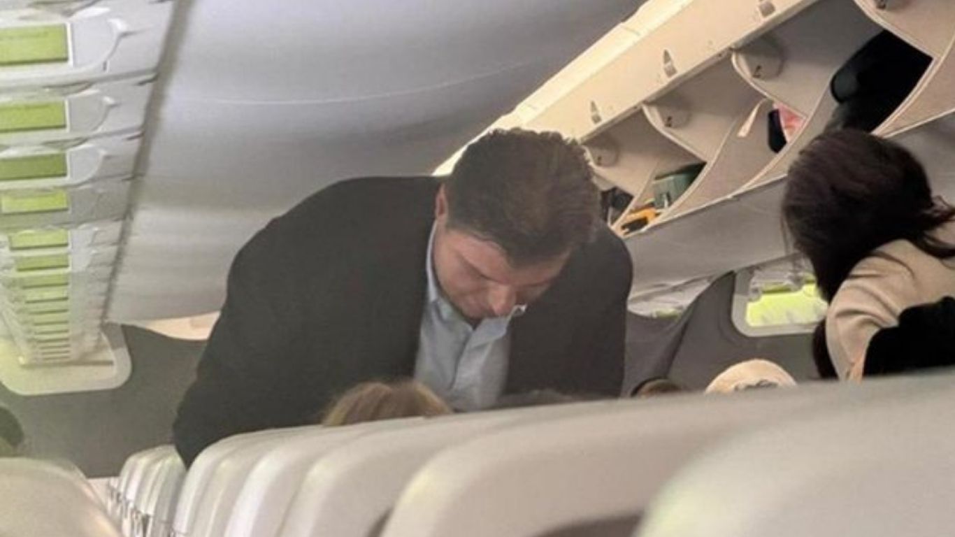 Lulzim Basha në avion, Balla poston foton dhe kujton: Kishte pak problem me matematikën, por s’bëhej kurrë pishman