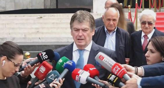 topi.jpg