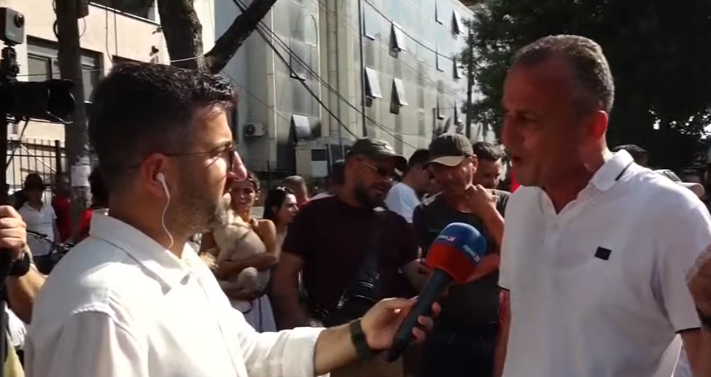 U ndaluan pas tensioneve në protestë/ Një nga të shoqëruarit: Po mbronim policinë nga provokimet!