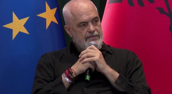 Protesta kundër tij gjithnjë e në rritje, Rama para gazetarëve të huaj: Revolta u nxit nga një akt dhune, befas çështja u bë më e gjerë