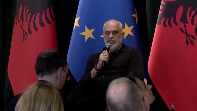 ‘Gënjeshtrat u kanë bllokuar trurin’, Rama kapet me gazetaren rumune: Projekti për Zvërnecin nuk është anuluar