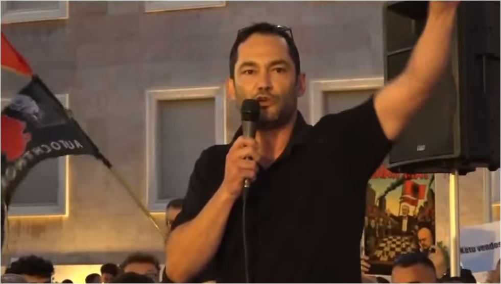 Protestuesi: Flitet për terapi hormonale, ndërsa në spitale mungon edhe asistenca minimale