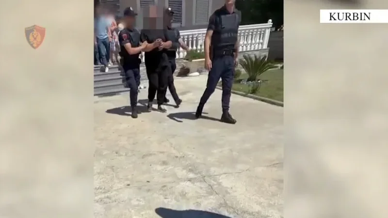 Shërbente si furnizues i heroinës, arrestohet 48-vjeçari në Kurbin. Në banesë i gjenden 144 bimë kanabisi