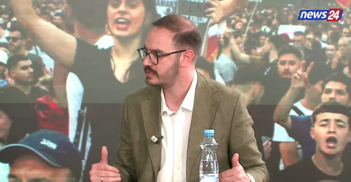 Protesta masive në Tiranë/ “Mjaft është mjaft”, aktivisti Laçi: Mbushja e rrugëve nga protesta, durimi i qytetarëve ka arritur kulmin!