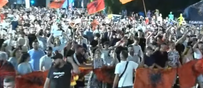 “Dorëheqje e pa negociueshme e Ramës”/ Mbyllet marshimi, nesër protesta e 32-të radhazi, qytetarët: Nesër më shumë! 4 Capture 120