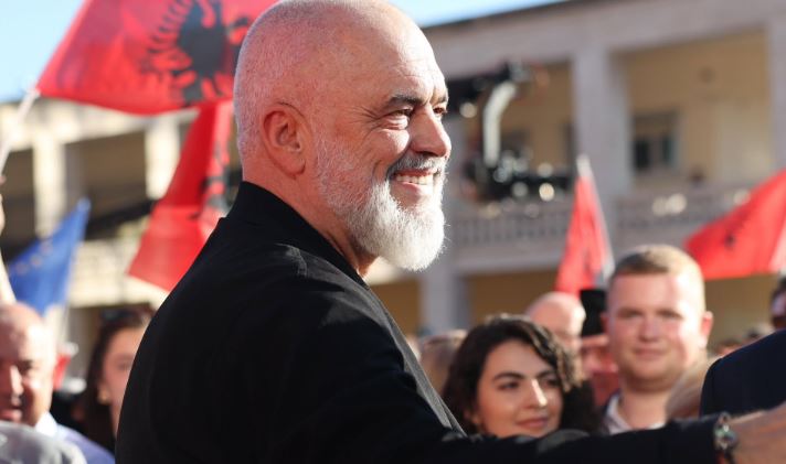 “Po kërkon të piketojë sa më shumë figura armike…”/ Analiza në BIRN: Bota e trilluar e Ramës, përballë realitetit njerëzor 12 Capture 148