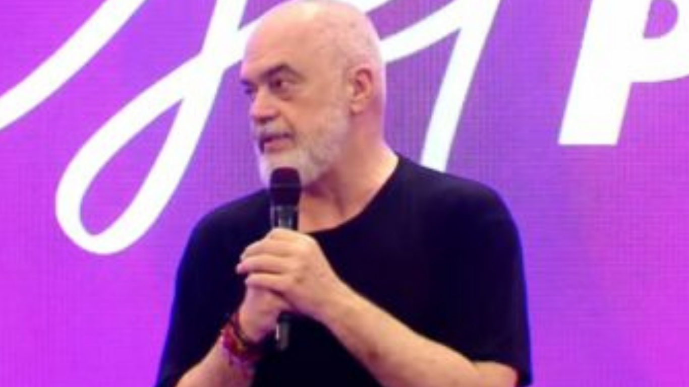‘Injorantë’, Rama ofendon protestuesit nga Elbasani: Kush do t’i dalë zot Shqipërisë, ata që vishen seksi si flamingo?