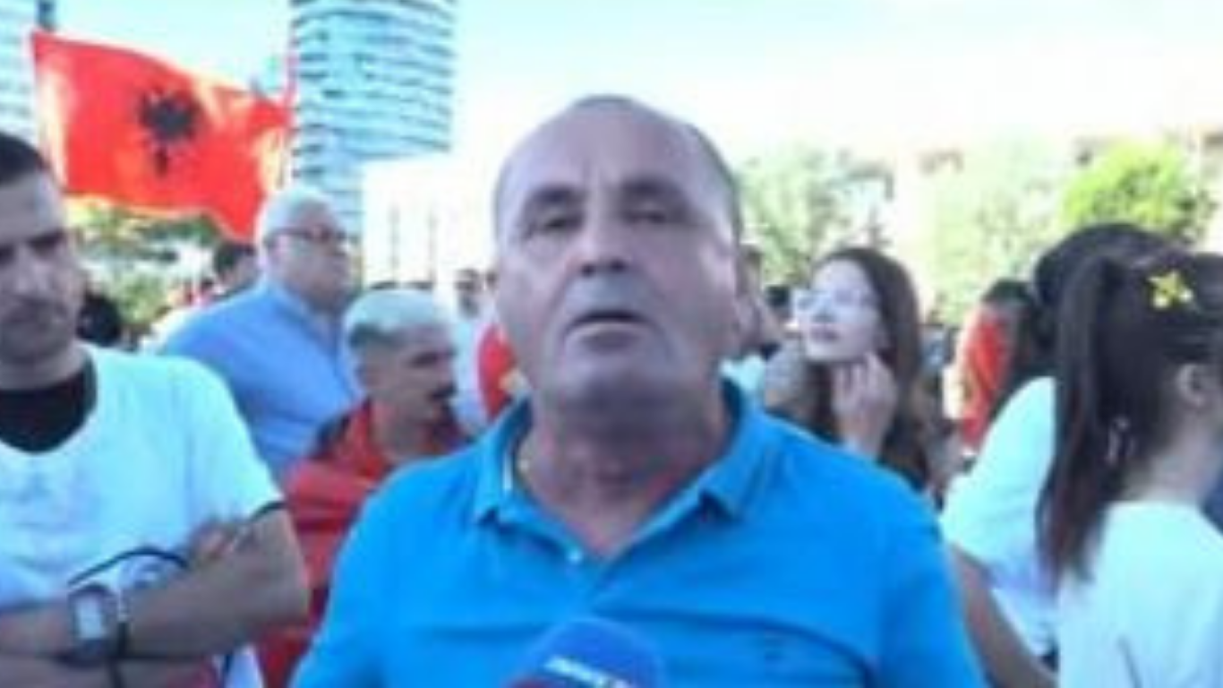 “SPAK të shkojë ta arrestojë në zyrë, ka vjedhur”/ Protestuesit: Ka dalë populli në shesh, t’i hapin rrugë rinisë