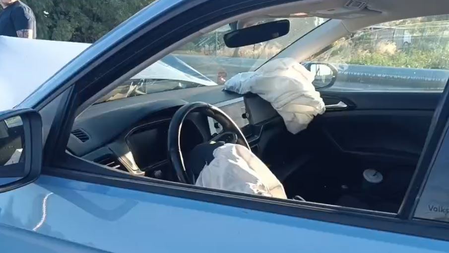 Aksident në autostradën Fier-Lushnjë, fuaristrada përplaset me kamionçinën, dy persona përfundojnë në spital 5 aksident 5
