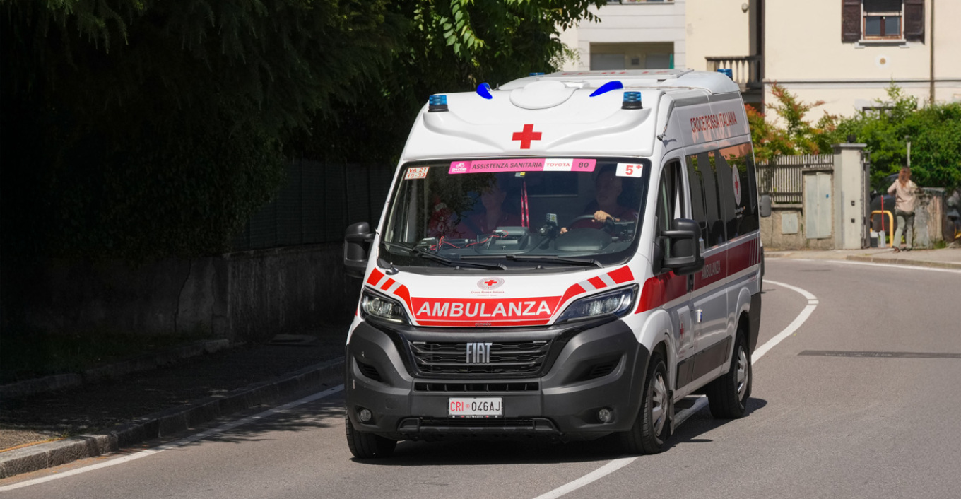 LAJM I FUNDIT/ Sherri për mbeturinat, plagoset me thikë një person në Tiranë (EMRI)